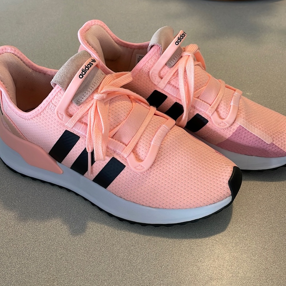 Adidas Sneakers